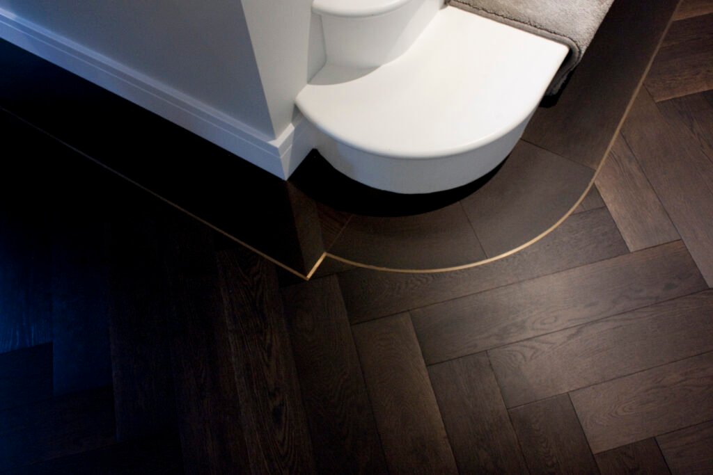 Istoria-Bespoke-Onyx-Herringbone-Engineered-Oak-Wood-Flooring-by-Jordan-Andrews-for-AVS-Property-Services-5