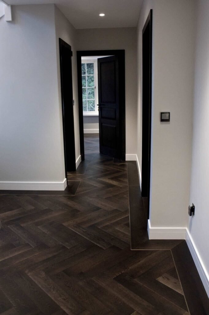 Istoria-Bespoke-Onyx-Herringbone-Engineered-Oak-Wood-Flooring-by-Jordan-Andrews-for-AVS-Property-Services-6-web